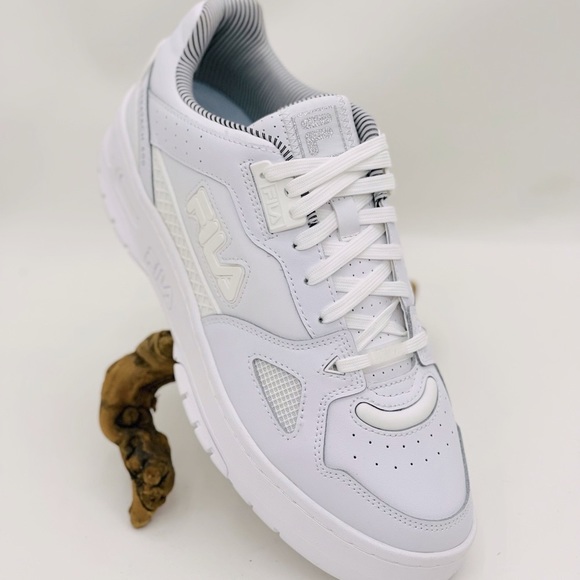 Men’s Fila Teratach 600 GID White Sneakers NWT - Picture 4 of 6